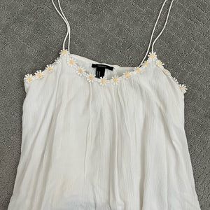 🚨F21 White Dainty Daisy Cami